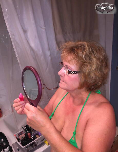 TAC Amateurs xxx picture collection featuring Busty Bliss in work with wet lips on cock